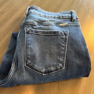 Kancan for Maurice’s Women’s Size 14 Jeans. Tapered leg bottom. Medium wash.